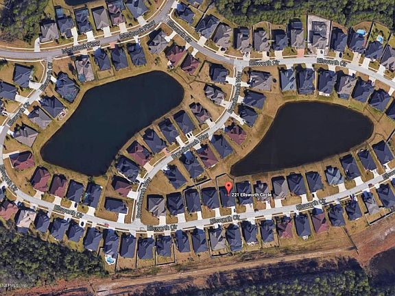 3rd image of 221 Ellsworth Cir