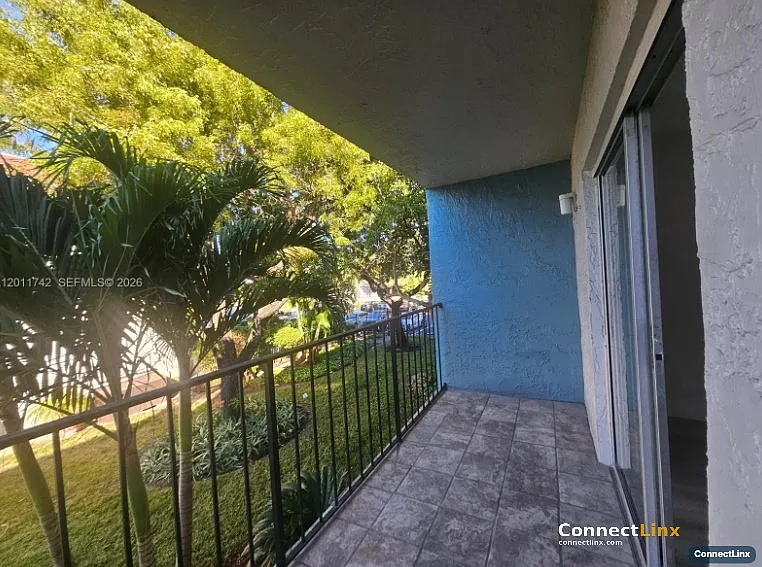 333 NW 17th Ct — Photo 8