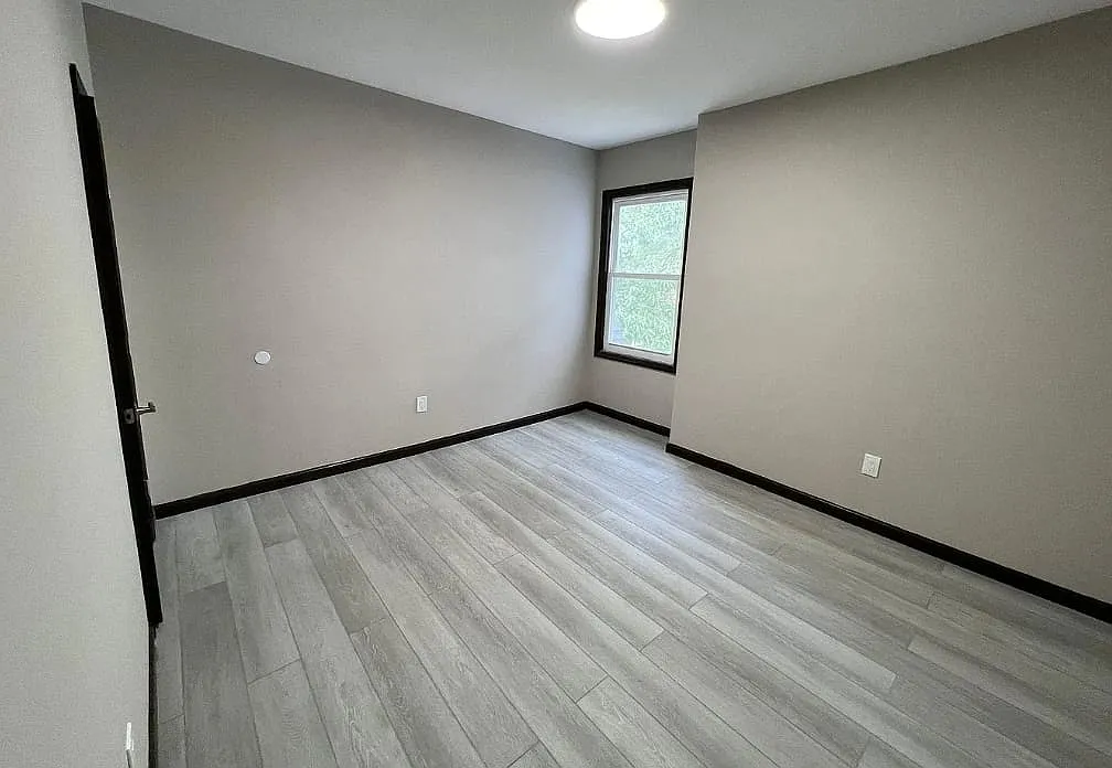 2 bed, 800 sqft, $1,900 — Photo 1