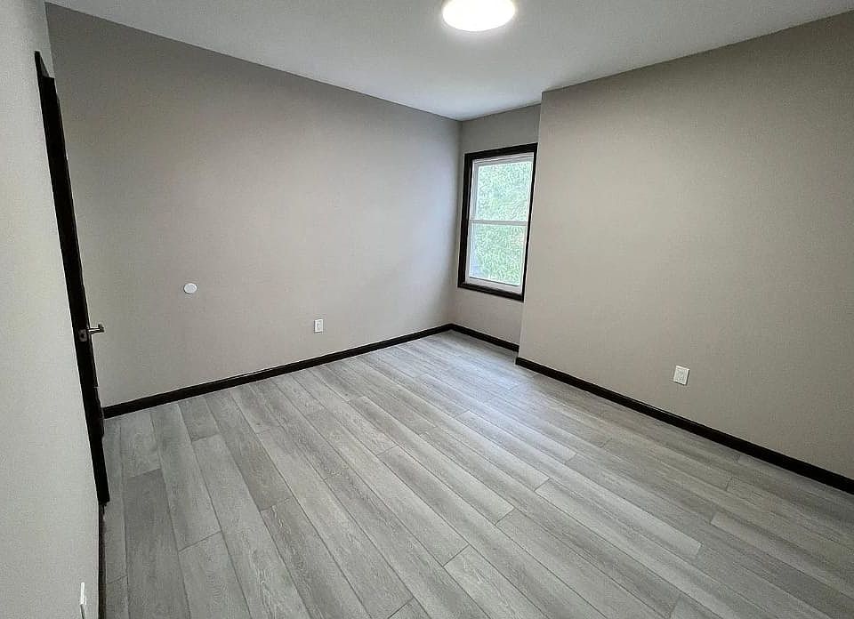 1st image of 163 Elwood Ave #3L