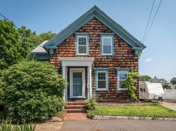 22 Oak St, Danvers, MA 01923