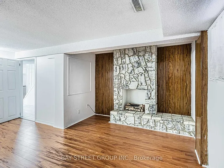 197 Goldhawk Trl #BASEMENT — Photo 12