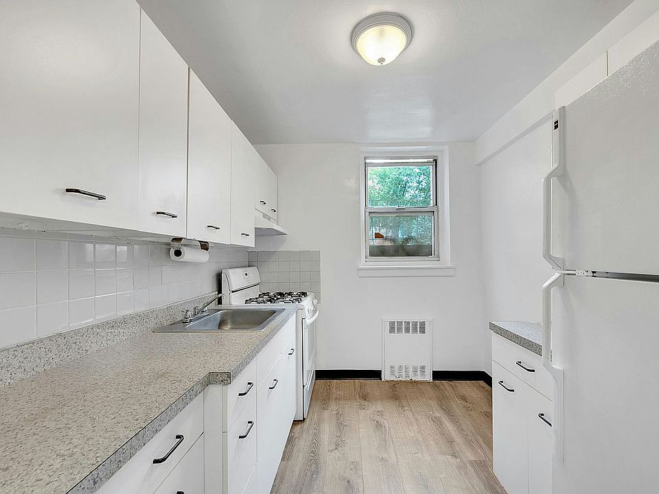 1st image of 5610 Netherland Ave APT 1G