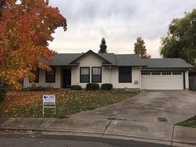 237 Reames Cir — Photo 1