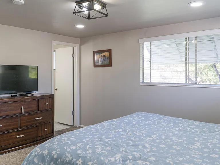 1527 N 1400 W — Photo 14