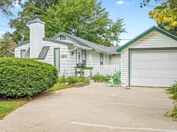 324 River Park Rd, Loves Park, IL 61111