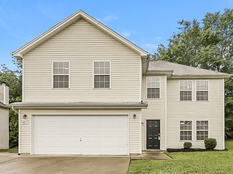 807 General Barksdale Dr — Photo 1