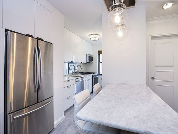 4th image of 405 E 63rd St APT 5L