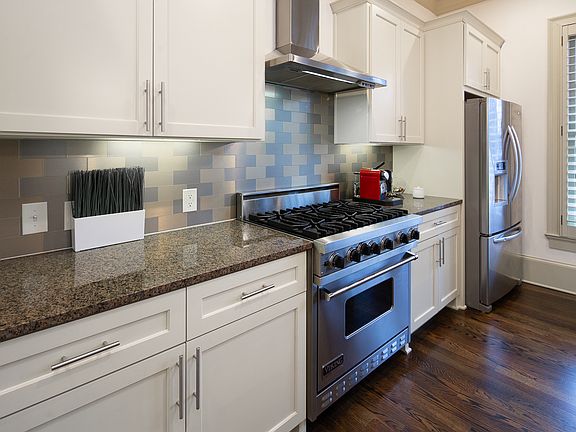 5th image of 5910 Bond St Ste 304