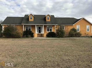 110 Riverbend Ln, Tifton, GA 31793