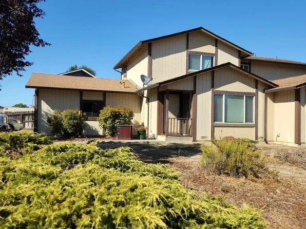 1451 Chardonnay Ct, Ukiah, CA 95482