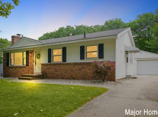 1256 Clover Crest Ave NW, Grand Rapids, MI 49504