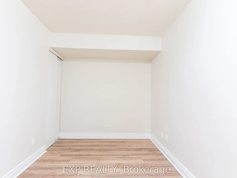 60 Fairfax Cres N #221 — Photo 11