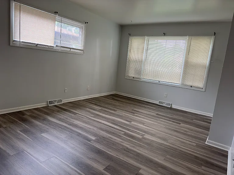 2407 S 68th St — Photo 3