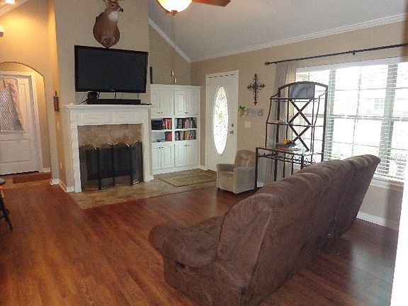 Laminate wood floors in LR