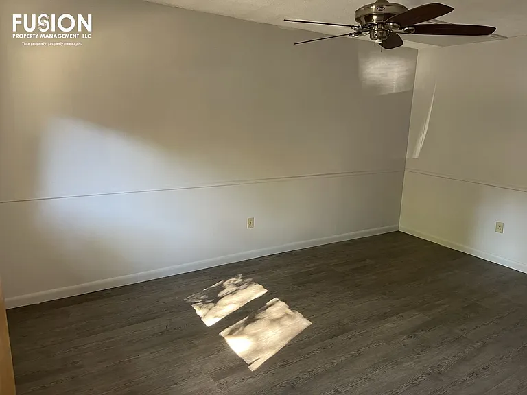 8 Cedar Gln N #1 — Photo 13