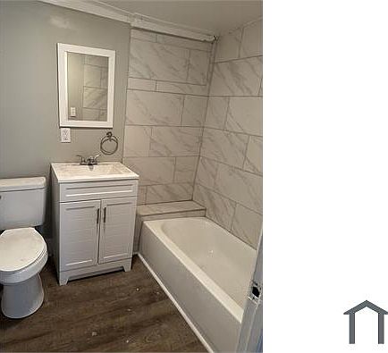 3rd image of 2418 Montgomery St