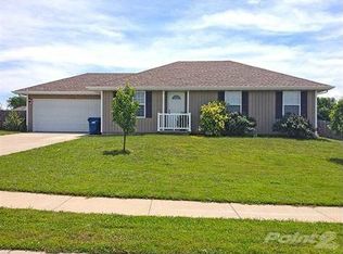 104 Spruce Ave, Clever, MO 65631