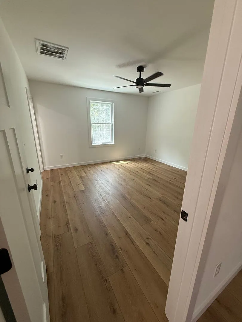 Ranger Road Duplex — Photo 4