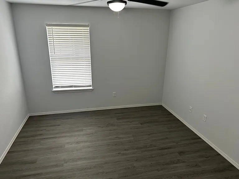 1201 Backus Ave — Photo 8
