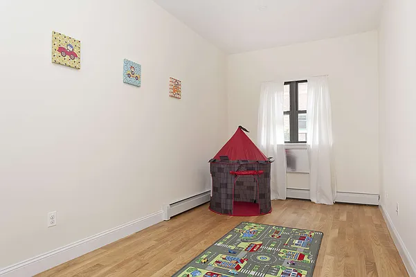 Rented by Compass | media 10