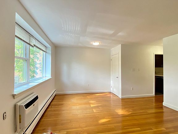 4th image of 15 Marion St #13