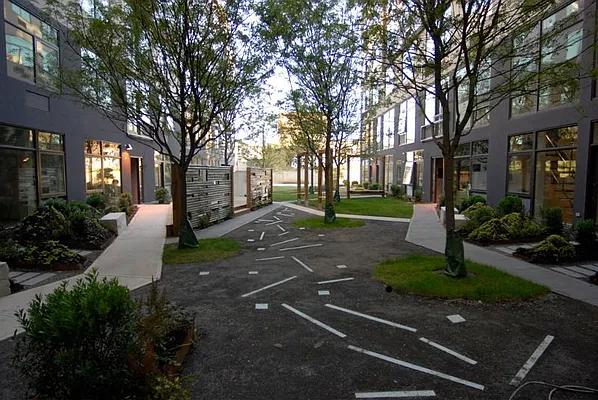 Rented by Nooklyn NYC LLC | media 116