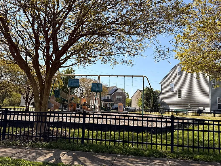 42 Kilverstone Way — Photo 57