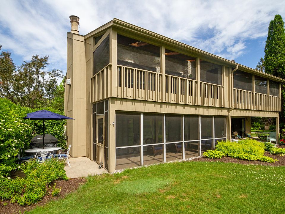 1st image of 802 Country Club Dr #A