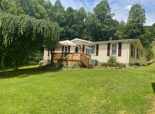 1239 Horse Branch Rd, Grundy, VA 24614
