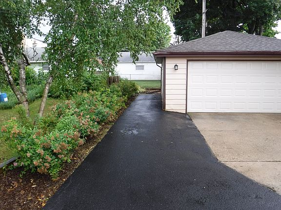 4th image of 11323 W Center St #11325