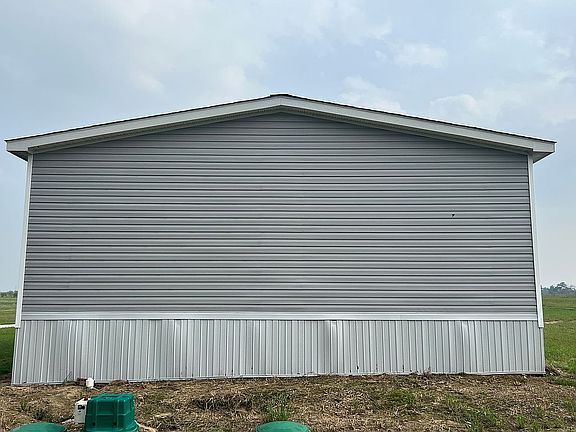 4th image of 3211 E Fm 979