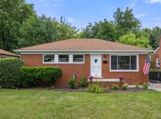 24696 Dwight Ave, Eastpointe, MI 48021