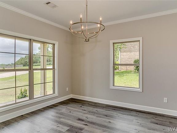 5th image of 13921 Darden Ave