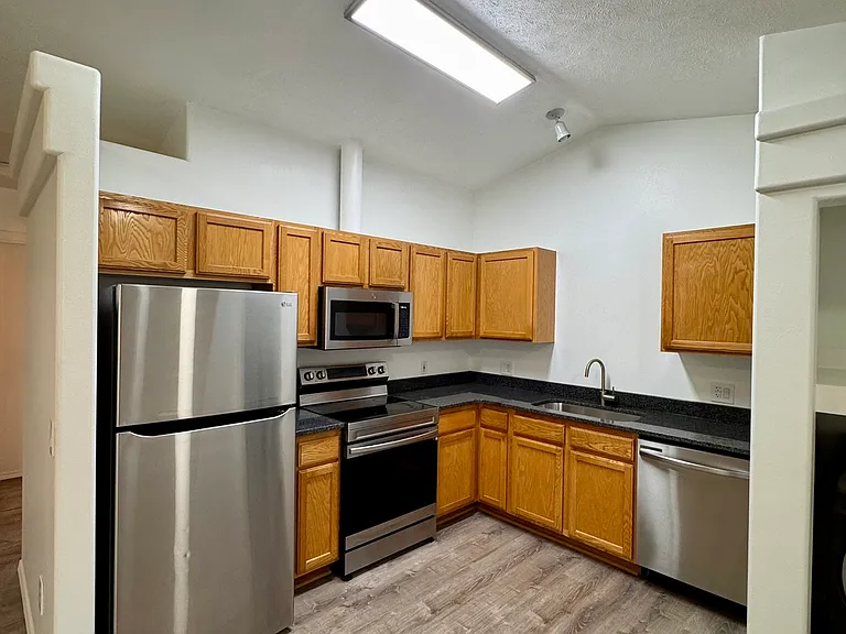 112 W 20th Ave #A — Photo 8