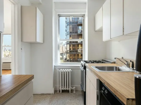 400 East 59th Street image 3 of 3