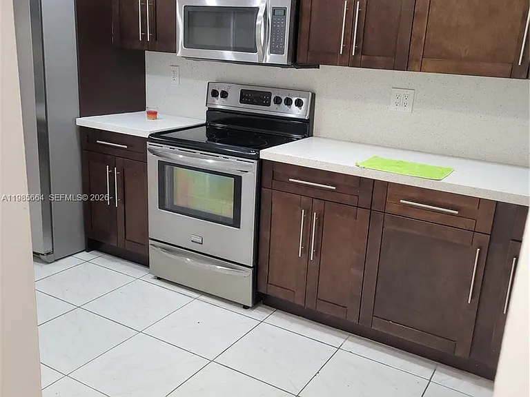14389 Kendale Lakes Cir #14389 — Photo 4