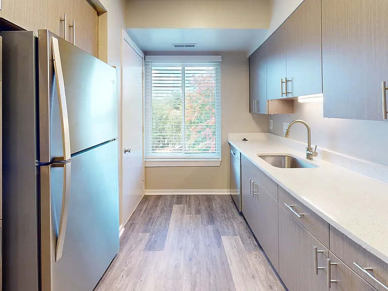 Seneca Place — Photo 48