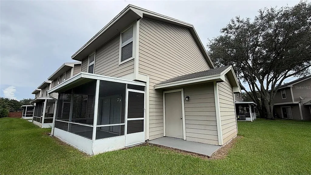 2 bed, 2.0 bath, 1260 sqft, $1,995 — Photo 3