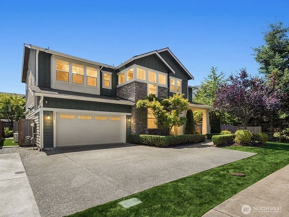 1st image of 1055 SE 13th Place