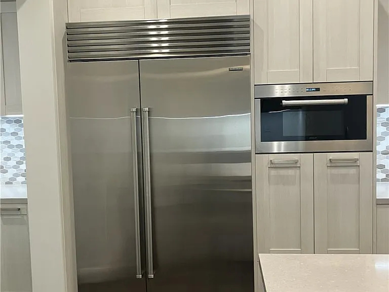378 W Green St #131 — Photo 11