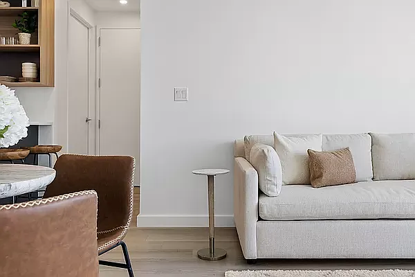 Rented by MNS | media 9