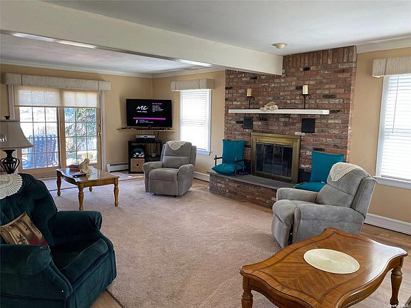 3rd image of 4031 Darby Ln