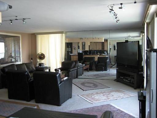 3rd image of 6007 Sheridan St #38B