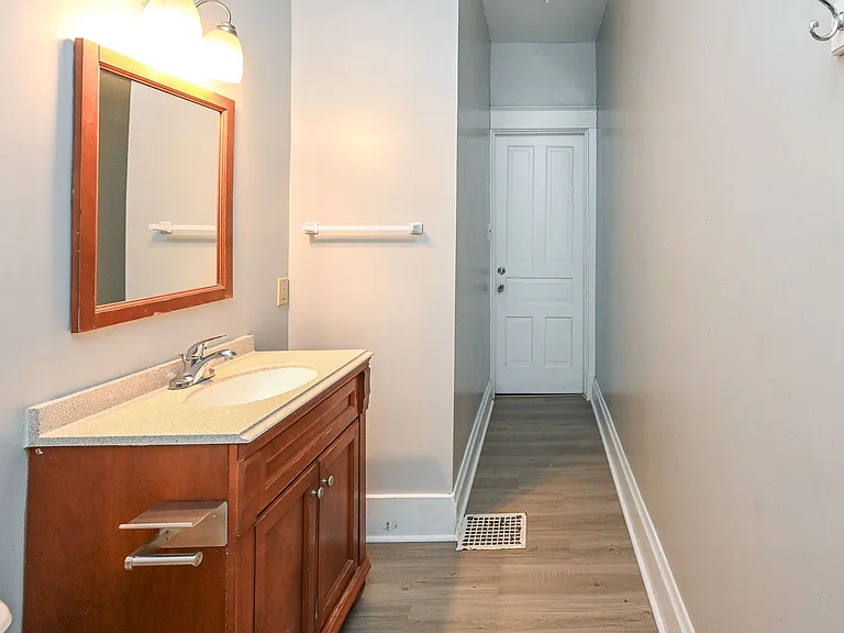 2342 Chickasaw St #3 — Photo 8