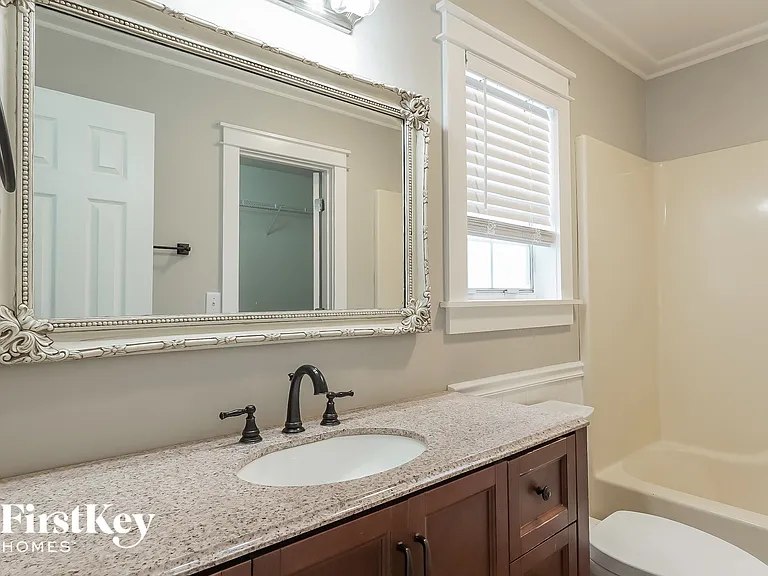 2821 Saint Patrick Pl — Photo 11