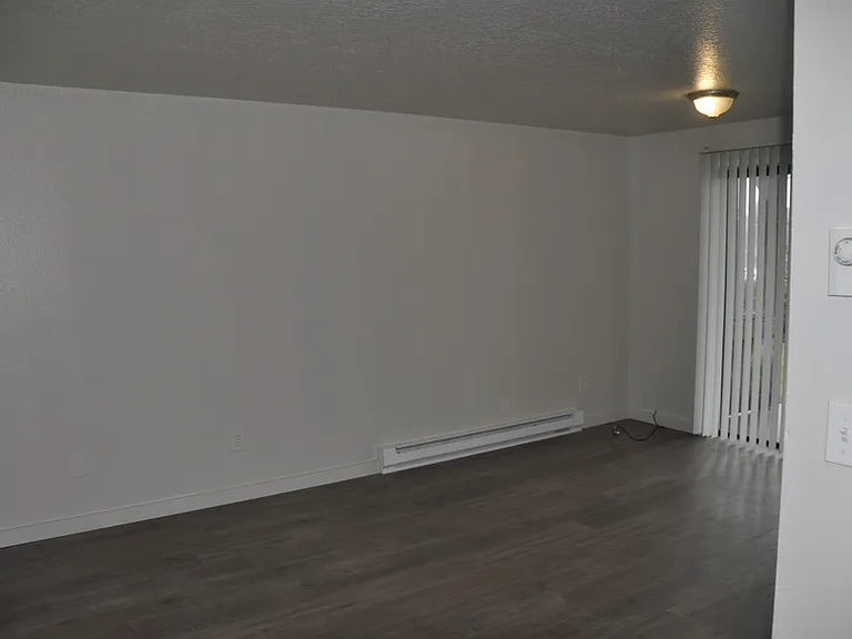 1322 N Holladay Dr — Photo 6