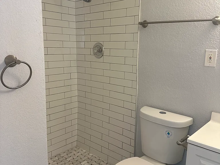 208 Danube Ave #104 — Photo 7