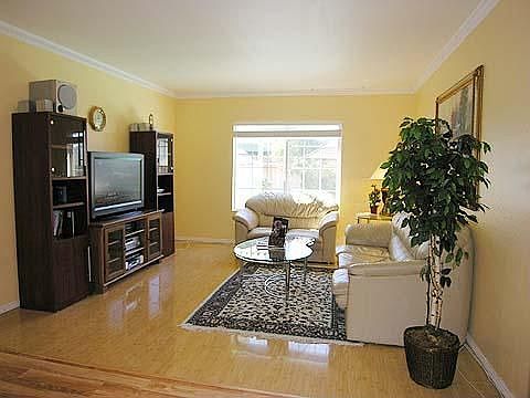2nd image of 1563 Walkingshaw Way