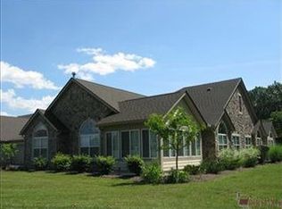 326 Sandover Dr, Aurora, OH 44202